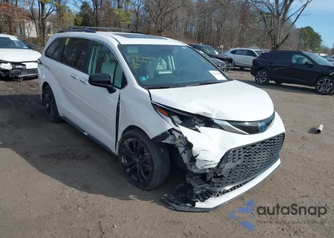 2022 Toyota Sienna Xse z USA, uszkodzony, nr VIN 5TDDRKEC0NS082631